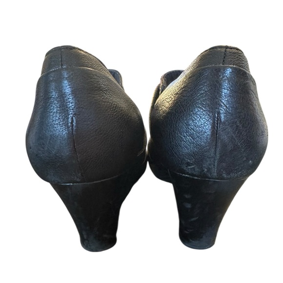 Clarks Bendables Black Leather Button Heels size 8 1/2 - Picture 7 of 10